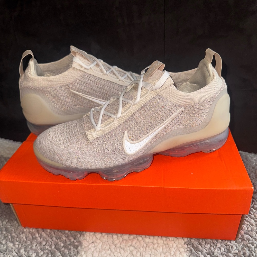Nike Air Vapormax 2021 FK in Oatmeal and White
